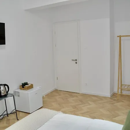 Apartament Tzatziki 1 *